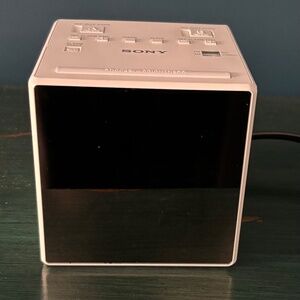 SONY Digital Dual Alarm Clock FM / AM Radio - Model ICF-C1T - White